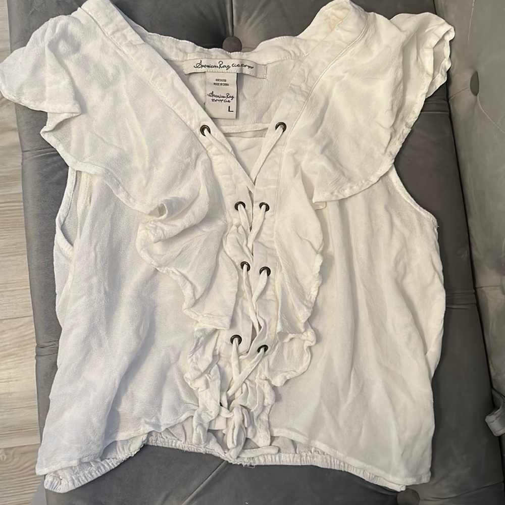 American Rag top ruffles sleeveless super cute large American rag top shirt ties